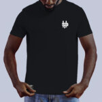 Tshirt essential regular crest Black